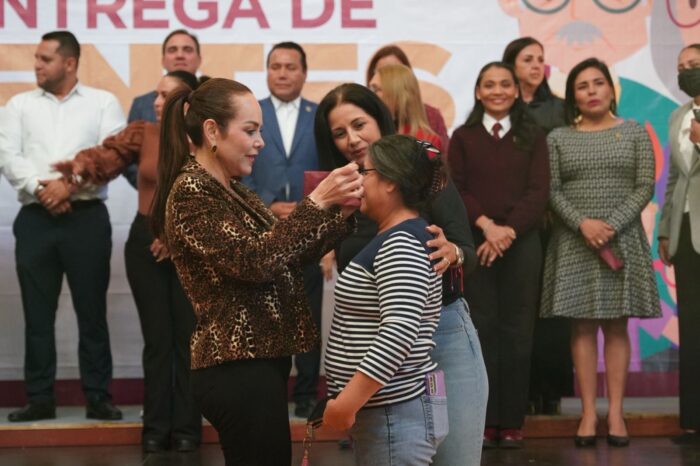 Entregan 260 lentes gratis en nueva jornada de apoyo visual