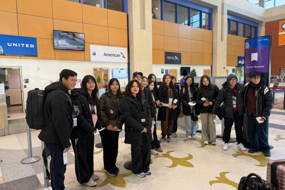 Jóvenes del CBTis 137 llevan el nombre de Nuevo Laredo hasta Nueva York