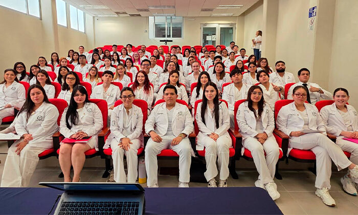Asignan plazas a 276 egresados de Medicina UAT