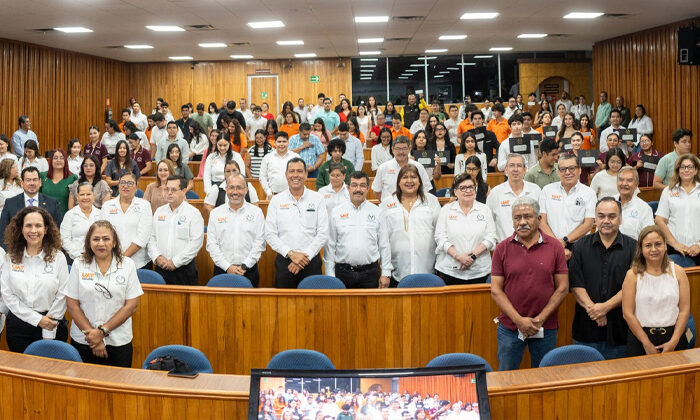 UAT reconoce a 679 estudiantes con becas y estímulos por excelencia académica