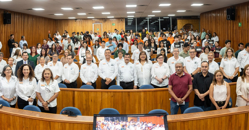 UAT reconoce a 679 estudiantes con becas y estímulos por excelencia académica