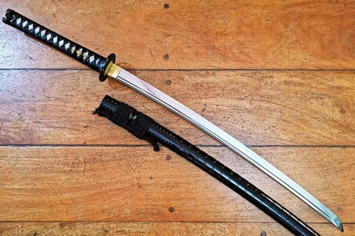 ¡Por un lugar de estacionamiento! Vecino ataca a otro con una katana en Ciudad Juárez