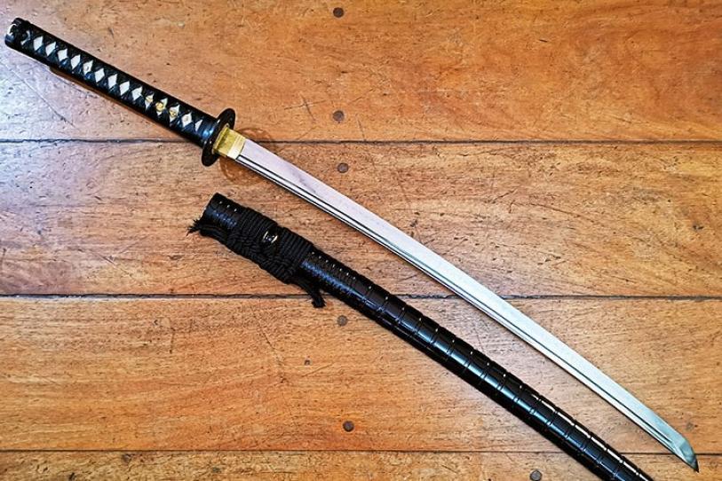 ¡Por un lugar de estacionamiento! Vecino ataca a otro con una katana en Ciudad Juárez