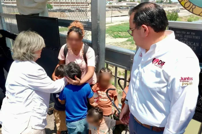 Encuentran a dos niños estadounidenses solos en Nuevo Laredo y los entregan a su madre en el puente internacional