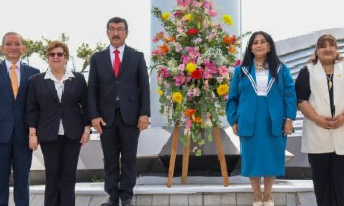 “La UAT es moderna, con rostro humano y corazón social»: rector
