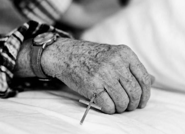 Abuelito murió solo en su casa: tenía 73 años y padecía varias enfermedades