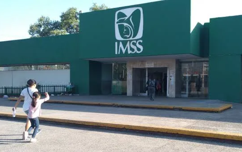 ¿Más tiempo de espera? Denuncian recorte de personal y renuncias de especialistas en el IMSS