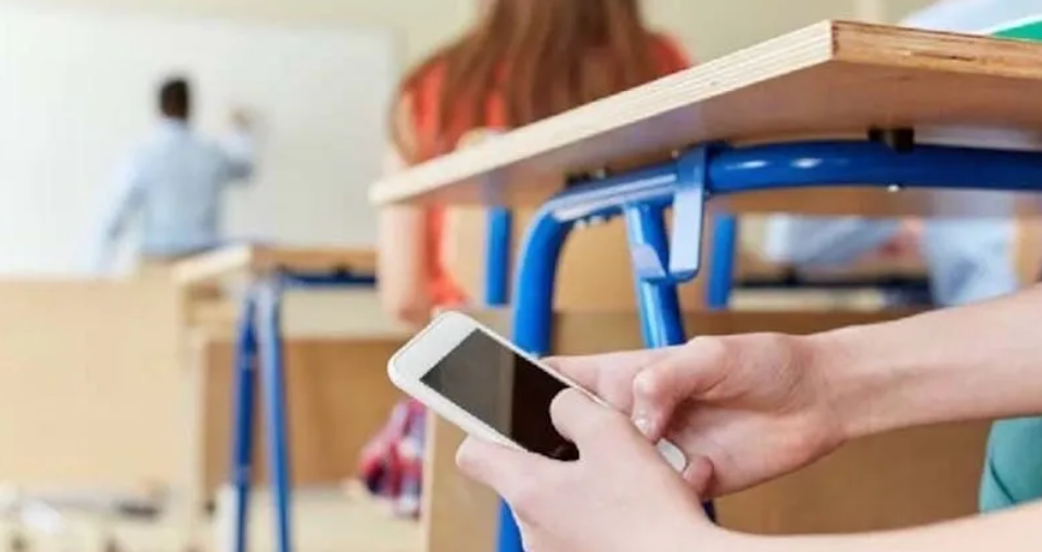 🚨 Adiós al celular en las escuelas de Tamaulipas: preparan nuevas restricciones