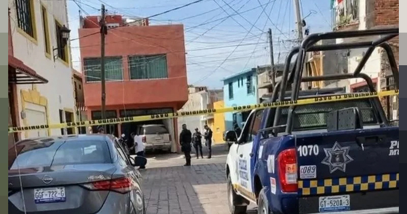 Camioneta choca contra vivienda y mata a niña de 3 años que veía TV en su casa en Guanajuato