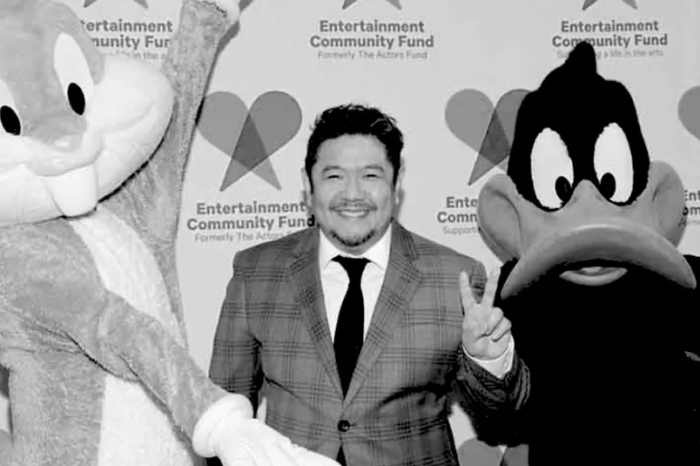 Muere Eric Bauza, voz de Bugs Bunny y el Pato Lucas